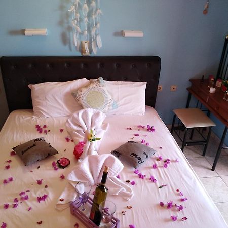 קרי Karmiris Studios And Apartments מראה חיצוני תמונה