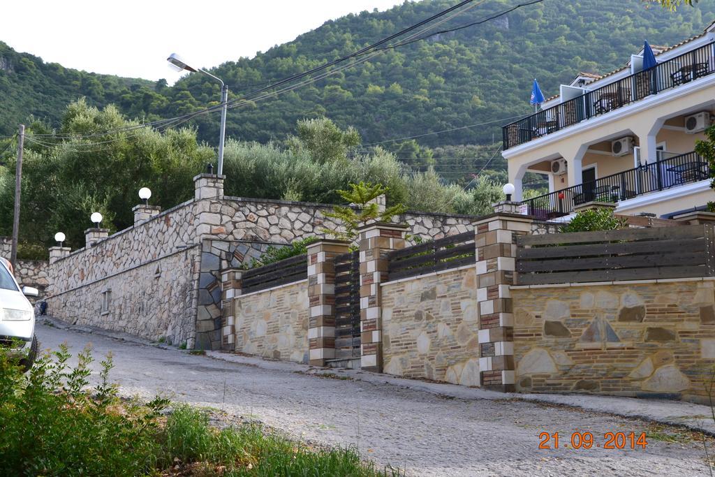 קרי Karmiris Studios And Apartments מראה חיצוני תמונה