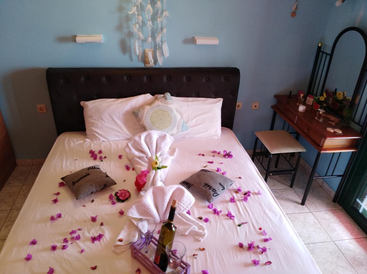 קרי Karmiris Studios And Apartments מראה חיצוני תמונה