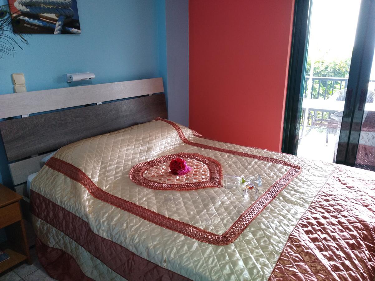 קרי Karmiris Studios And Apartments מראה חיצוני תמונה