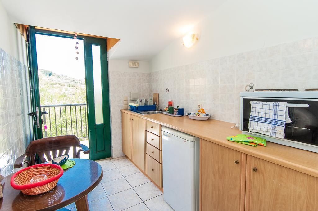 קרי Karmiris Studios And Apartments מראה חיצוני תמונה