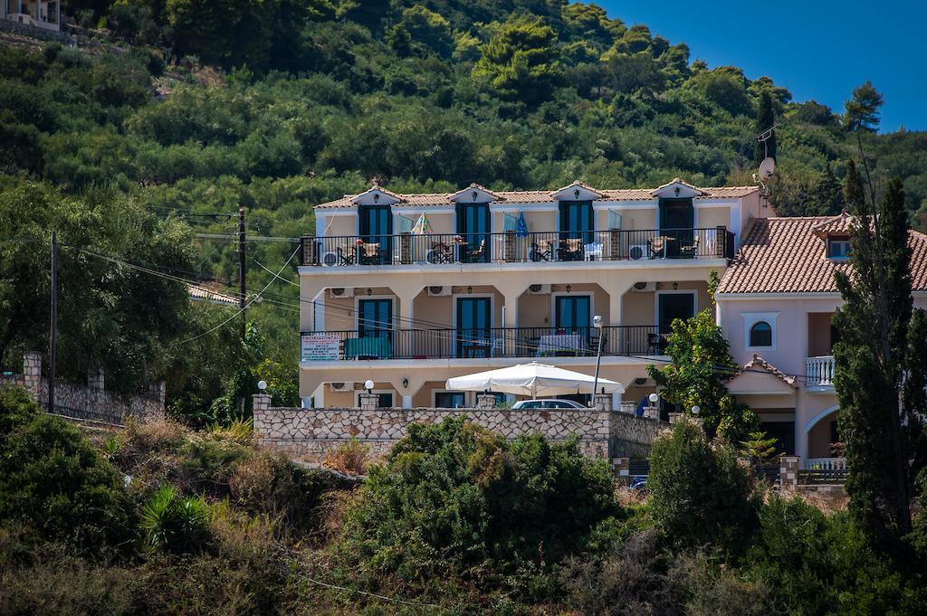 קרי Karmiris Studios And Apartments מראה חיצוני תמונה